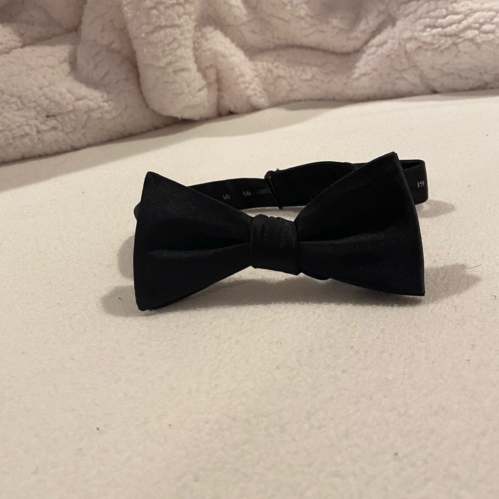 Black Adjustable Bow Tie